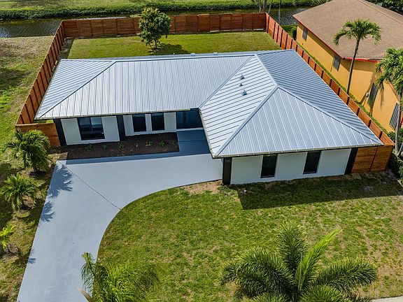 2nd image of 1382 N Mangonia Drive