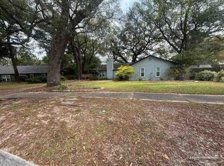 7474 Baywoods Ln, Pensacola, FL 32504
