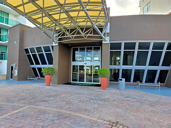 2nd image of 2641 N Flamingo Road #406N