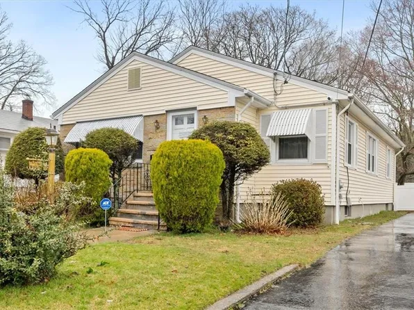 16 Willow St, North Providence, RI 02911