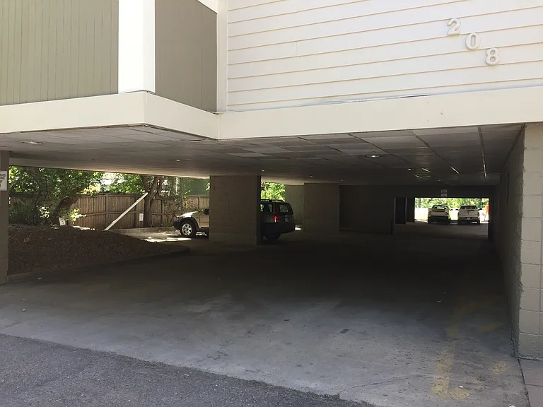 208 Pearl St #I — Photo 23