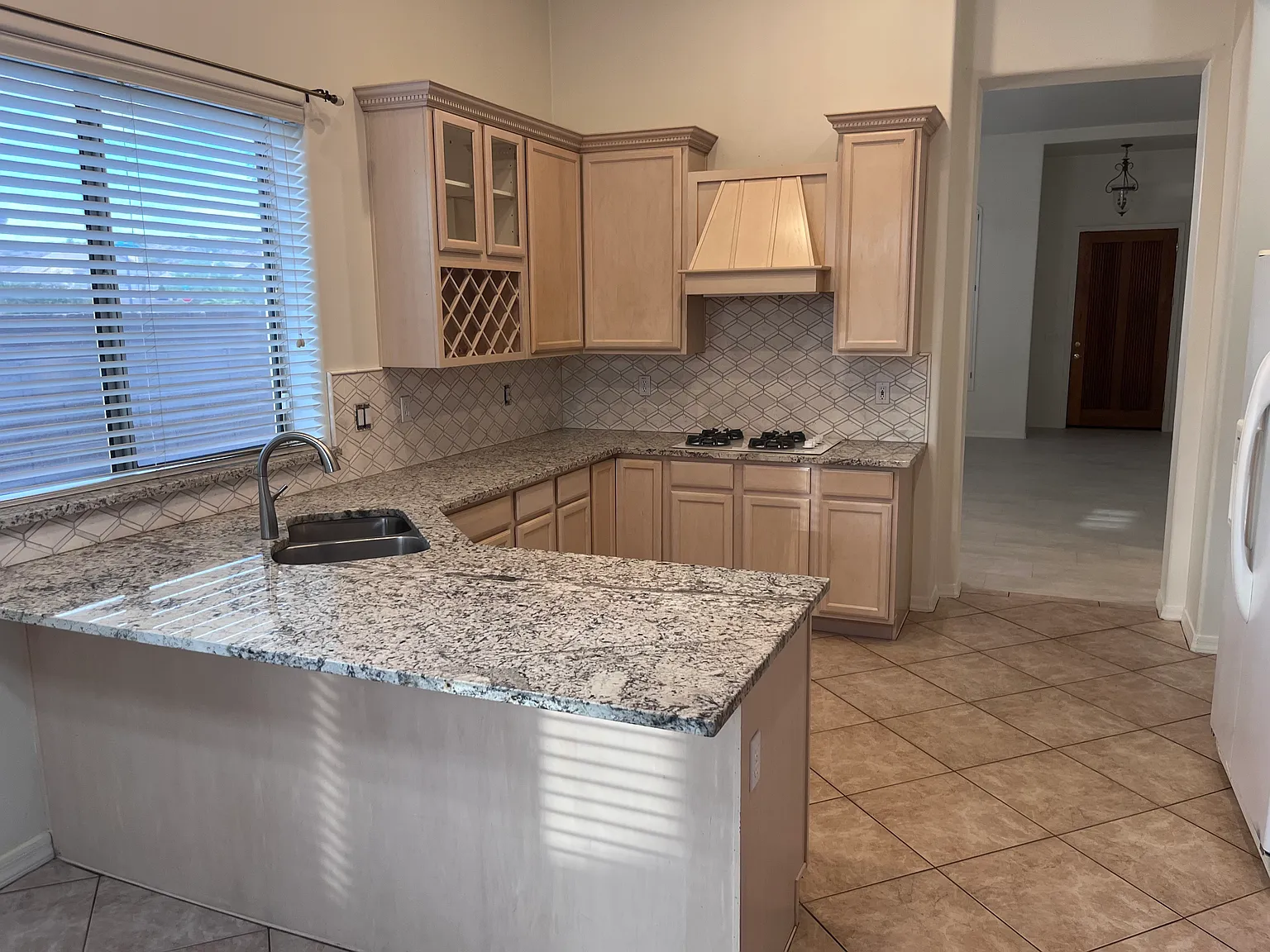 4 bed, 2.5 bath, 2104 sqft, $2,900 — Photo 4