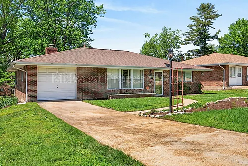 2047 Goodale Ave Photo 1
