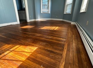 248 Broadway St APT 1, Newport, RI 02840