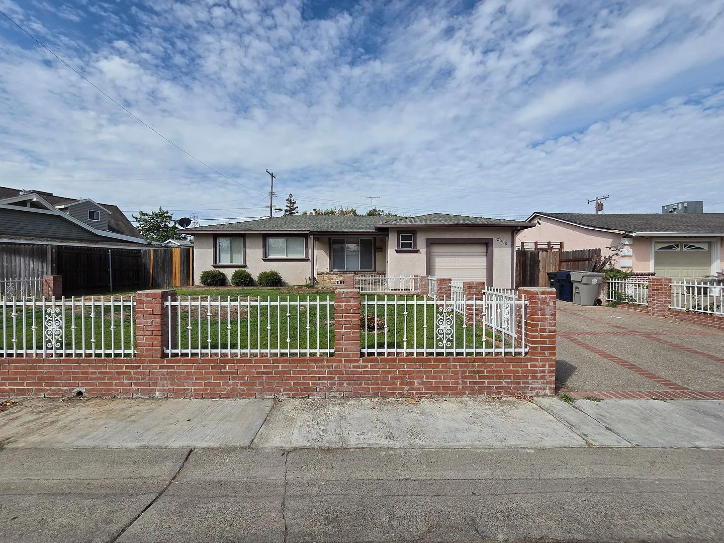 Available Now! 4bx2b House Near Arden Fair Mall & Cal-Expo — Photo 1