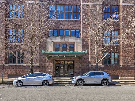 2nd image of 430 N Park Ave Unit 102