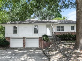 404 Meadow Ln, Raymore, MO 64083