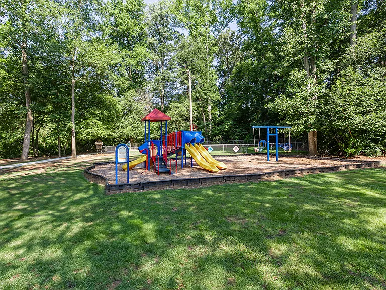Riverwind Apartment Homes — Photo 23