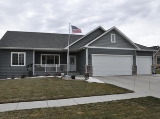 1218 Summit Cir, Brookings, SD 57006
