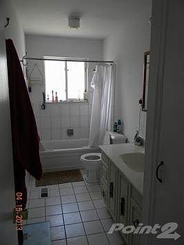 Full Bathroom - Upper Level