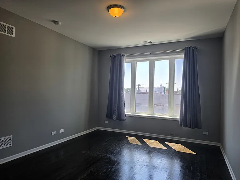 2910 S Archer Ave #3A — Photo 16