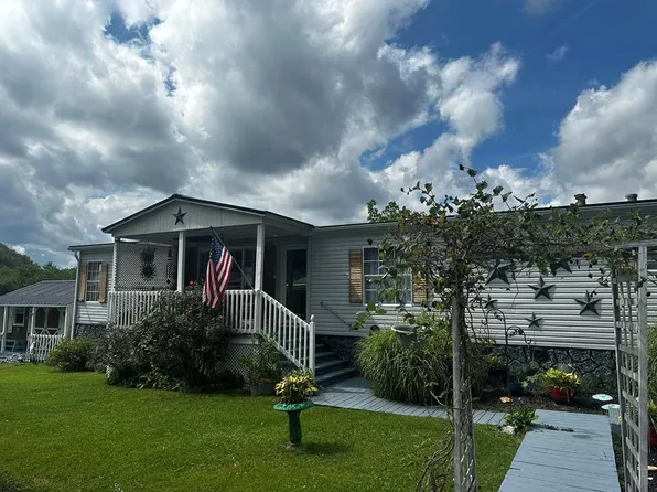2411 S 2nd St, Richlands, VA 24641