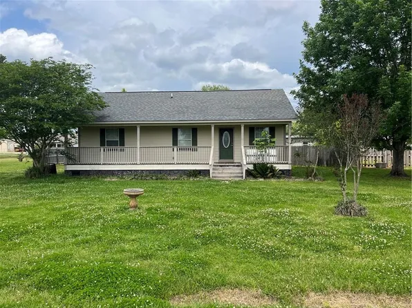 381 S Michael Dr, Moreauville, LA 71355