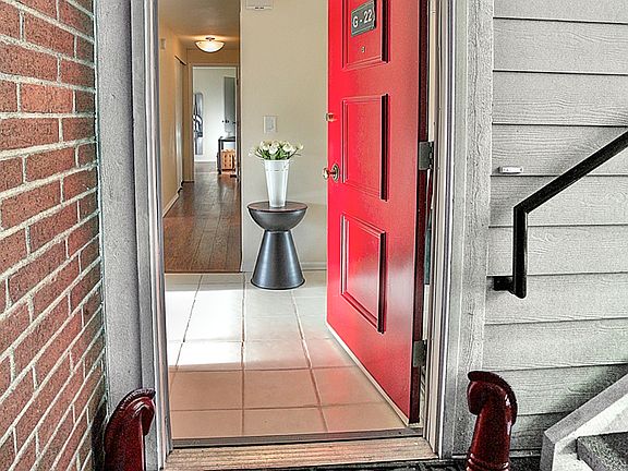 2nd image of 15214 Ne 8th Street #G-22