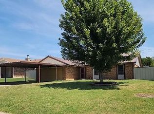 450 Echo Ln, Harrah, OK 73045