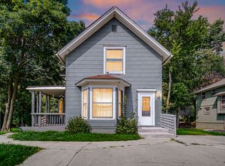 518 Raymond St, Elgin, IL 60120