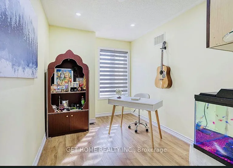 26 Sprucewood Rd — Photo 11