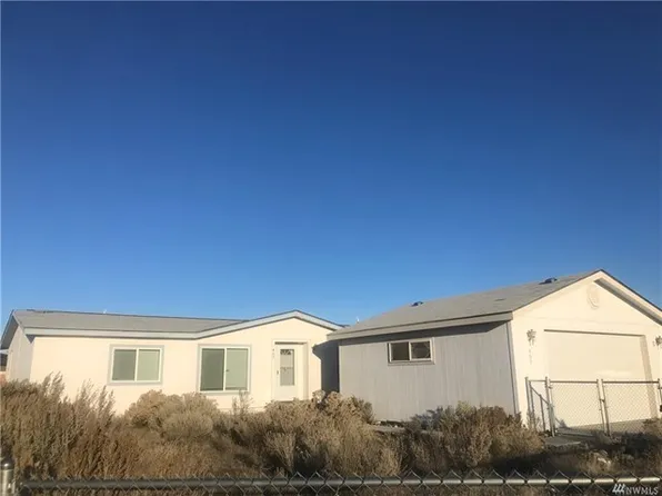 403 Edgewater Way SW, Mattawa, WA 99349