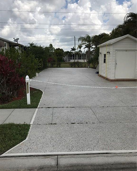 1st image of 1525 Diamond Lake Cir