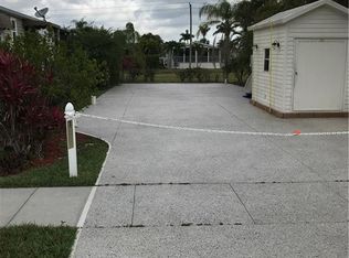 1525 Diamond Lake Cir, Naples, FL 34114