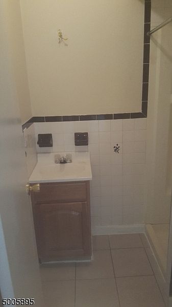 1st image of 59-61 Wilson Ave