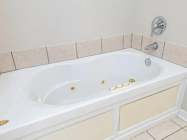 3225 Mayflower Ln — Photo 35