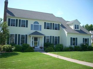 90 Saddle Hill Dr, Middletown, CT 06457