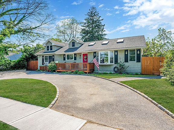 3rd image of 1096 Manor Lane