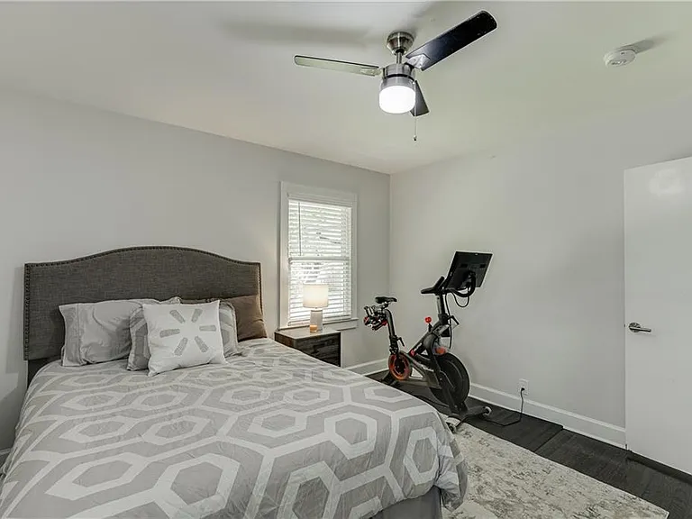 1858 Longdale Dr — Photo 21