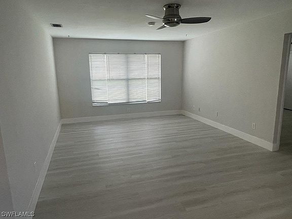 5th image of 428 SE 12th Ct