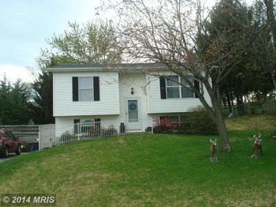 918 Century St, Hampstead, MD, 21074