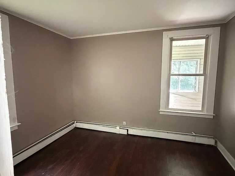 310 Maple St — Photo 6
