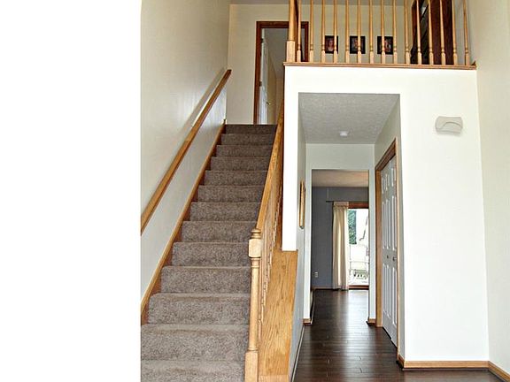 2nd image of 571 Royal Woods Dr