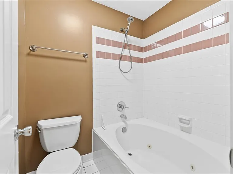 2266 Oak Glenn Cir — Photo 26