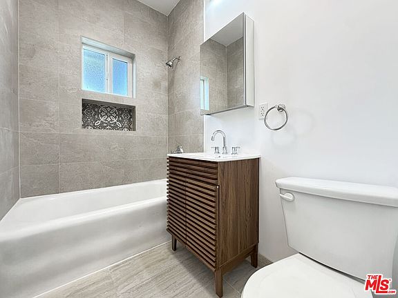 5th image of 5932 Willoughby Ave #5932