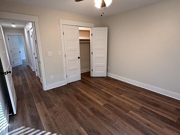 5th image of 250 N Forest Ave #11180043