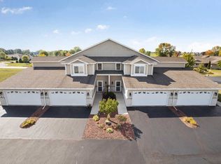 1270 Meadowbrook Dr, Cleveland, WI 53015