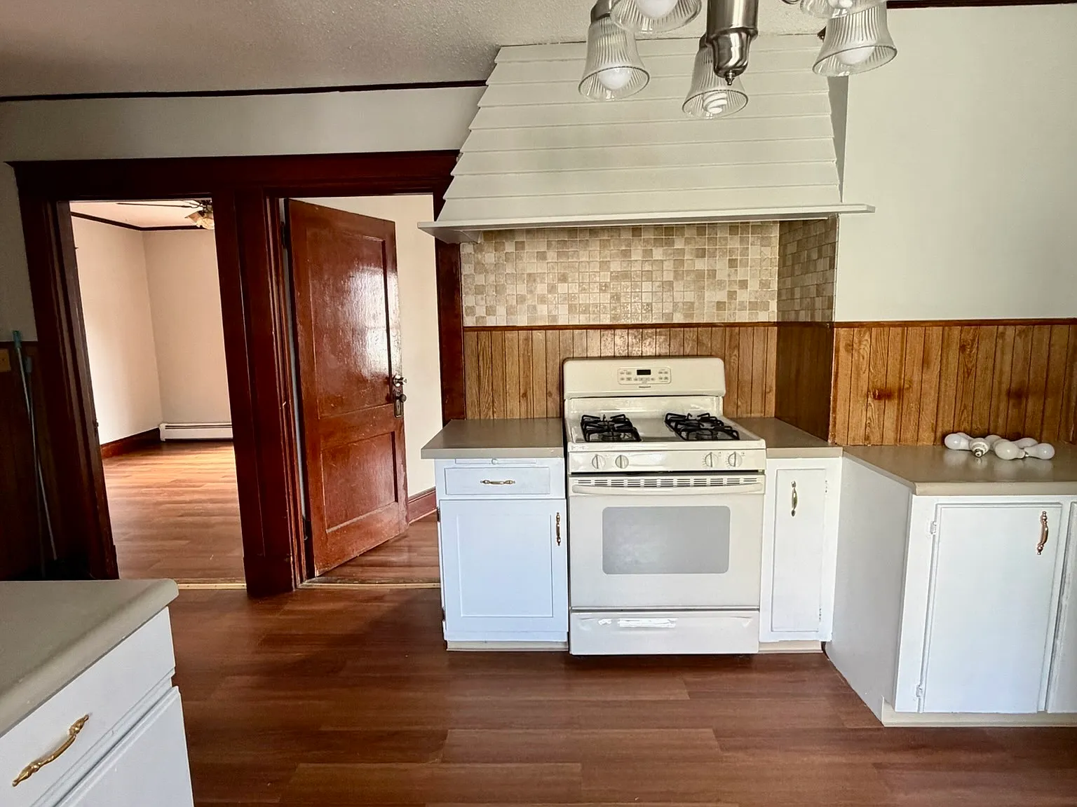 2 bed, 1.0 bath, 1107 sqft, $1,250 — Photo 2