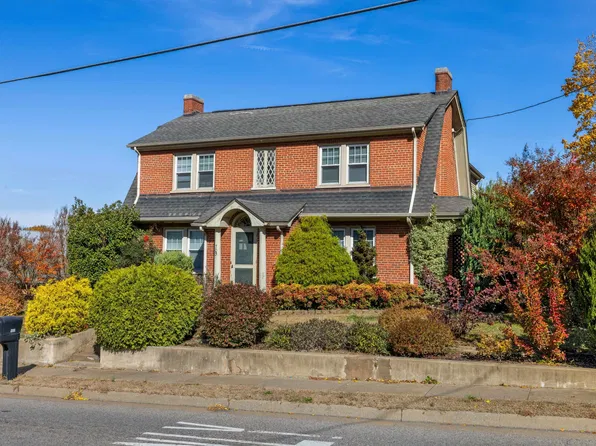 705 Richmond Ave, Staunton, VA 24401