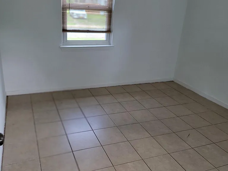 5405 Douglas St — Photo 10
