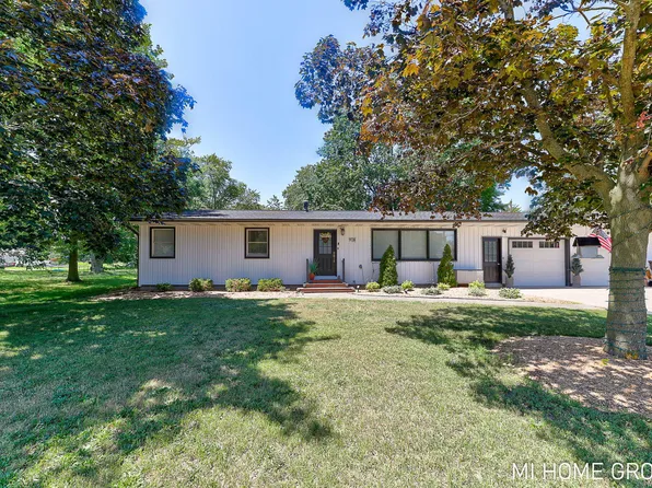 918 136th Ave, Holland, MI 49424