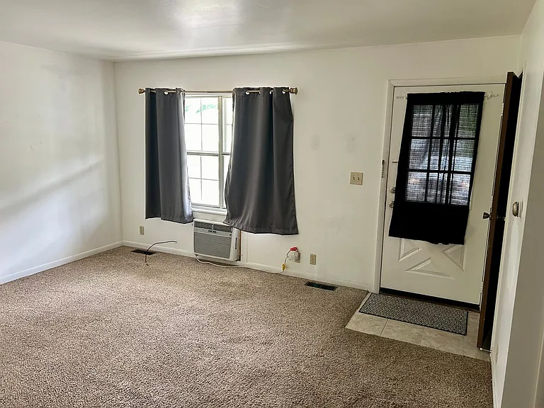 65 Sunset Dr — Photo 4