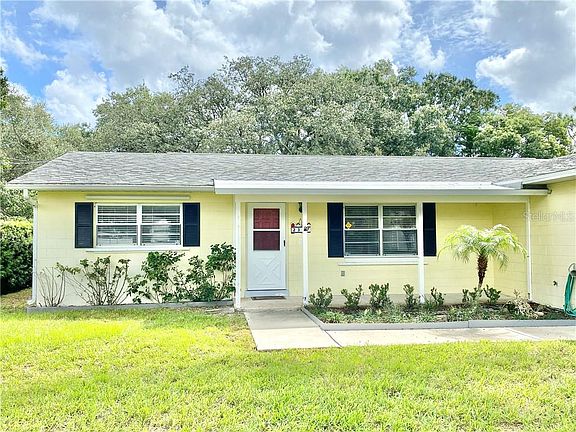 4th image of 2377 Palm Way