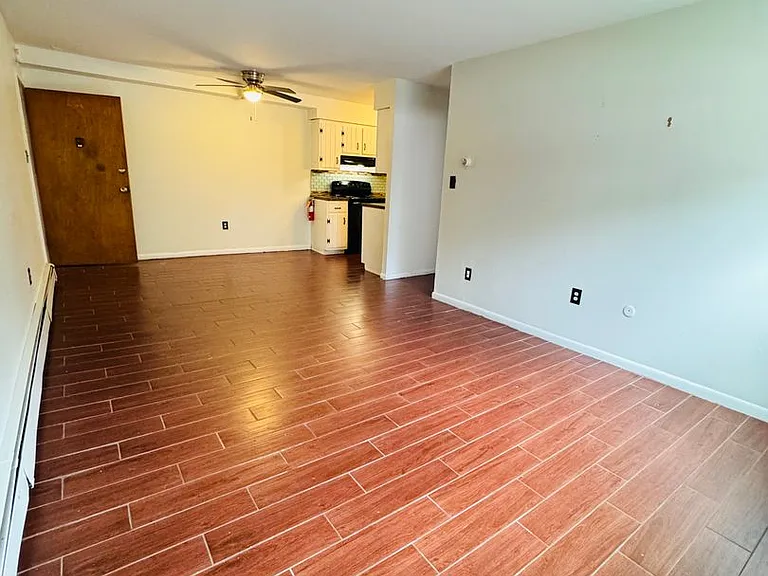 Taylor Court Apartments — Photo 6