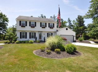 400 Seneca Ct, Avon Lake, OH 44012