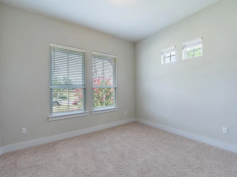 1012 Heartleaf Dr — Photo 22