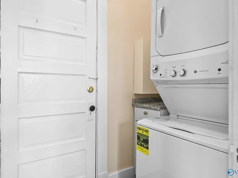 207 Lincoln St SE #E — Photo 15