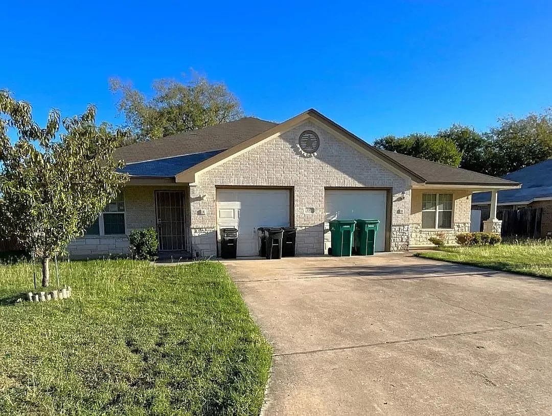 217 Dale Earnhardt Dr — Photo 1