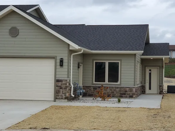 424 Louis Ln, Baraboo, WI 53913
