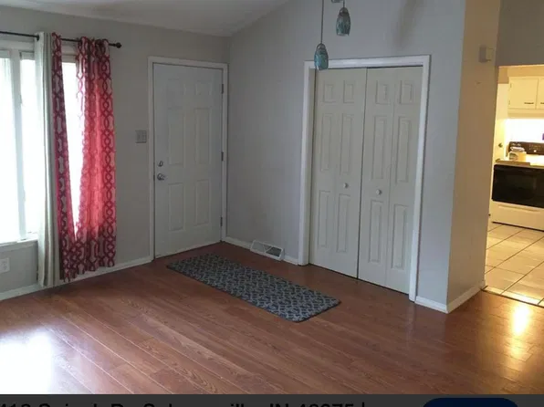 418 Spivak Dr, Schererville, IN 46375